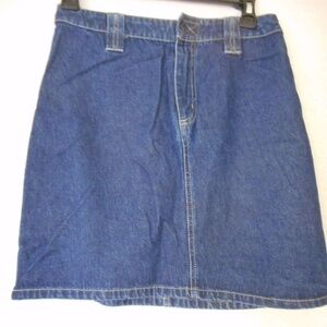 Size 5/6 100% Cotton Blue Denim Skirt no pockets